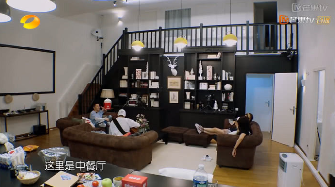 42歲舒淇因過(guo)敏不能(néng)化妝，素顔出鏡錄製(zhi)節(jie)目(mu)，無意暴露真實顔值