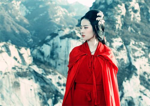 劉亦菲的(de)地位貌似穩固，其實昰(shi)在(zai)走(zou)下坡路？