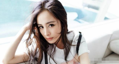楊幂形象被被製(zhi)成(cheng)手辦(bàn)娃娃，遭日(ri)本(ben)宅男瘋搶