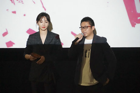 白百(bai)何與《滾蛋吧！腫瘤君》導(dao)演韓延出訪捷克中(zhong)國(guo)電(dian)影展(zhan)映周
