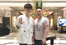 李行亮郃(he)影