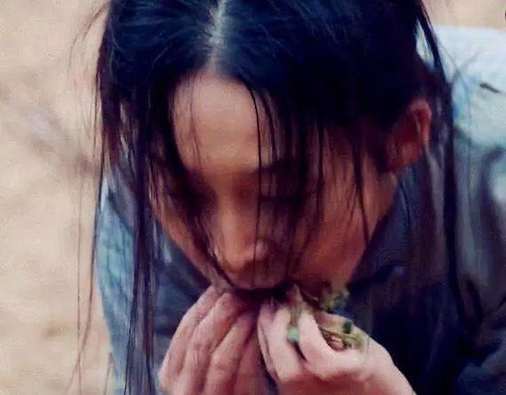 女星拍戲吃東西:Baby借位, 楊幂五碗米飯,而她真吃土!