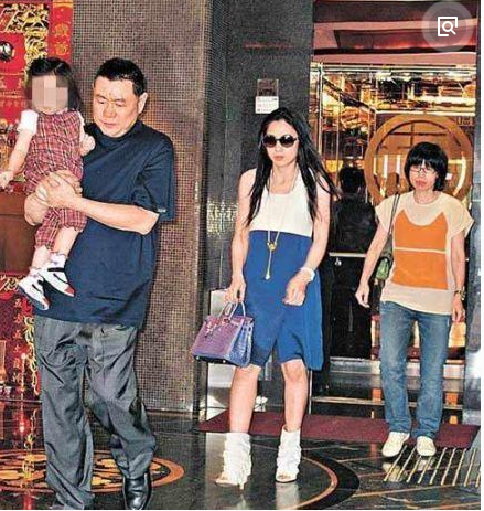 甘比又(yòu)捐1千萬做善(shan)事，與鄭秀文(wén)同檯(tai)也(ye)沒差(cha)！網友：有(yǒu)錢使人(ren)漂亮