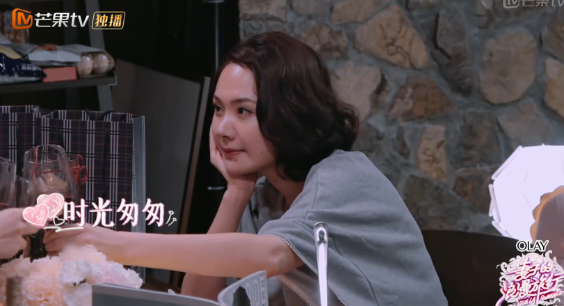程(cheng)莉莎自曝10年(nian)沒戲拍，但卻拿(ná)3萬多(duo)的(de)包上節(jie)目(mu)，因郭曉冬太寵溺