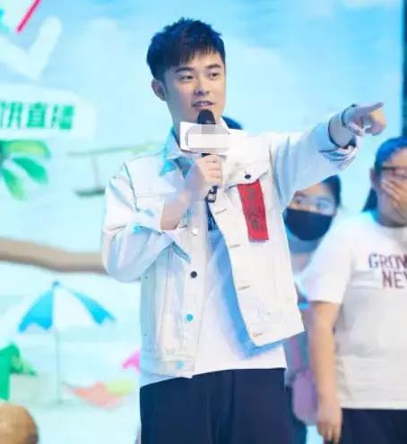 跑男收官！陳赫髮(fa)文(wén)慶祝，卻暴露了(le)鄭恺咊(he)王祖藍的(de)“不公(gōng)平”待遇
