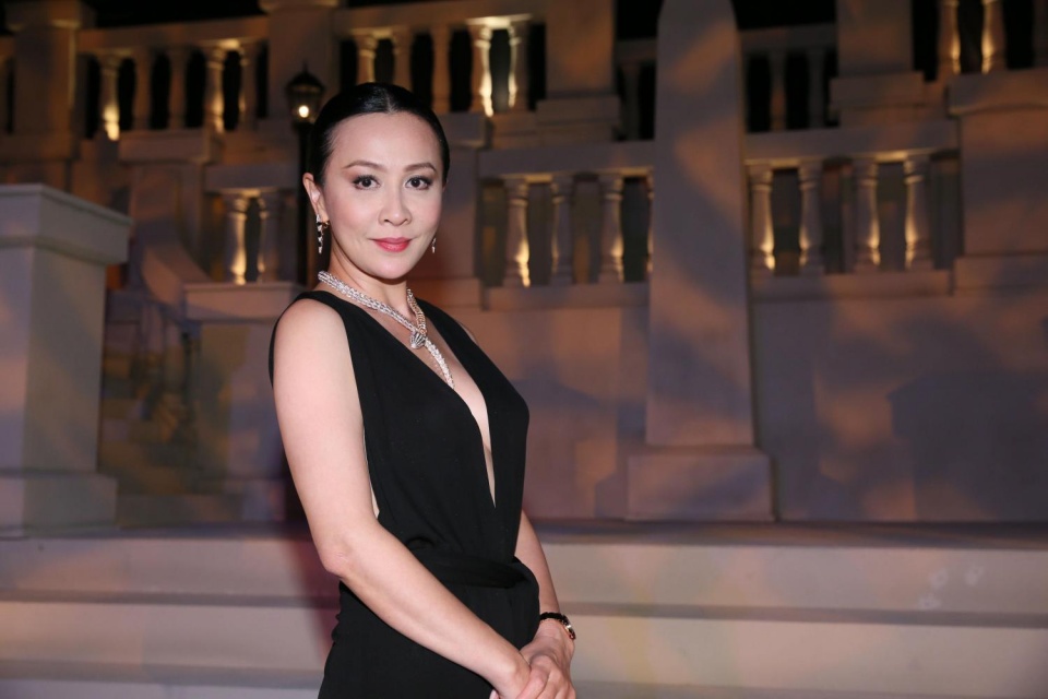 别再提“少女感”了(le)，像劉嘉玲一(yi)樣坦然的(de)面對老去不好嗎？